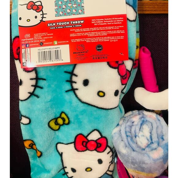 Hello kitty Cinnamoroll Sand Pail two 40by50 throws Hello Happy Bounce and Roll - Picture 5 of 6